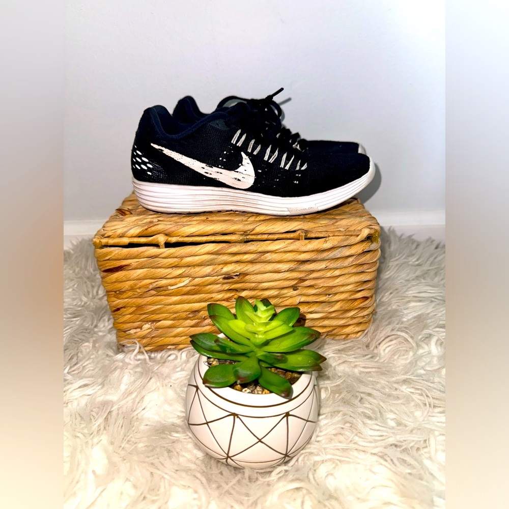 Nike Lunar Tempo Black Running Training Sneakers